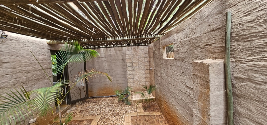 5 Bedroom Property for Sale in Mooinooi North West